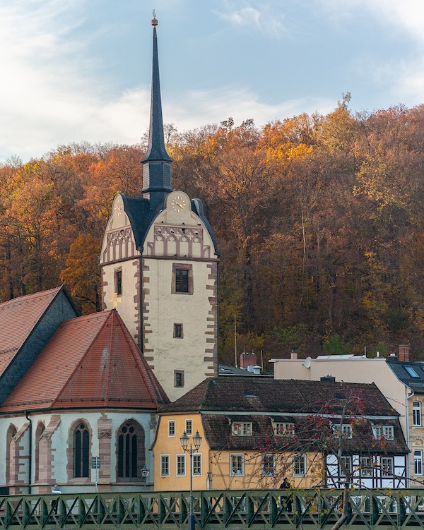 Herbstlicher Blick auf die Marienkirche, Lummersches Backhaus und Elsterbrücke